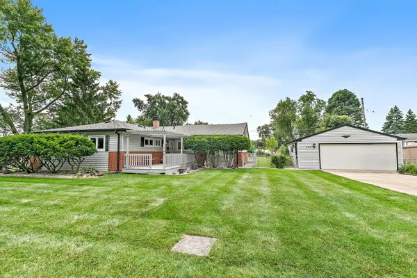 435 Kingman LN, Hoffman Estates, IL 60169