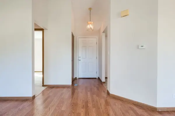 1704 Stratton Pond LN, Schaumburg, IL 60194