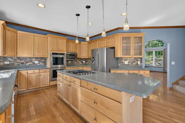 2570 N Jade AVE, Arlington Heights, IL 60004