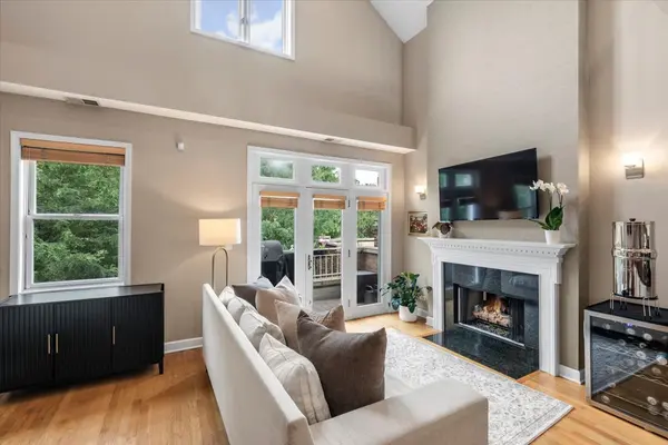2855 N DAMEN AVE #3, Chicago, IL 60618