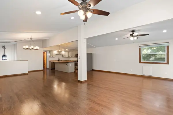 514 Walnut CT, Leclaire, IA 52753