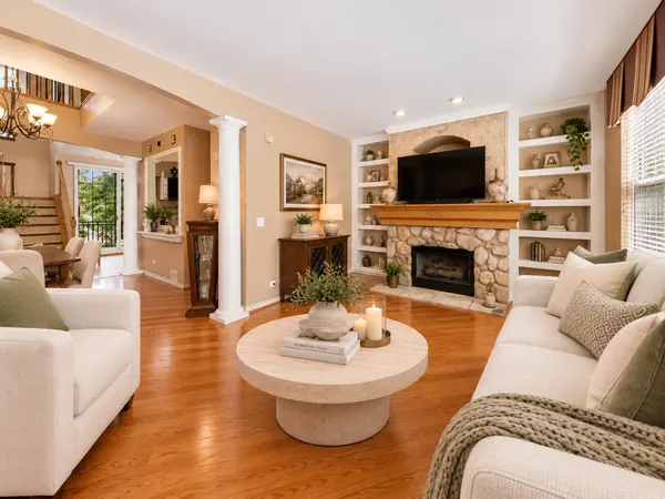 505 Pheasant TRL, St. Charles, IL 60174
