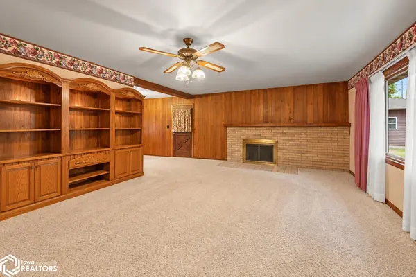 717 9Th AVE, Eldora, IA 50627