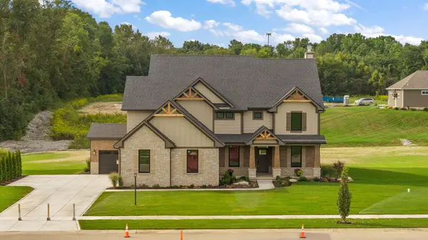 472 Stonebridge Pkwy, Valparaiso, IN 46383