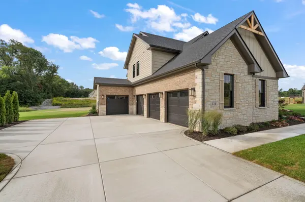 472 Stonebridge Pkwy, Valparaiso, IN 46383