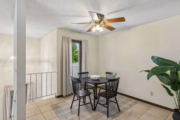 2466 Cobble Hill Alcove #A, Woodbury, MN 55125