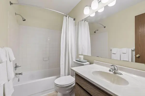 2466 Cobble Hill Alcove #A, Woodbury, MN 55125