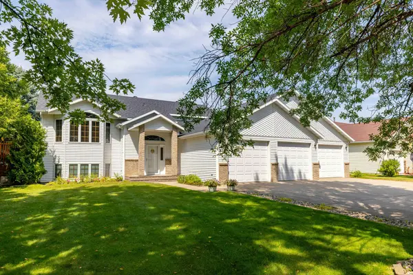 811 4th AVE NE, Barnesville, MN 56514