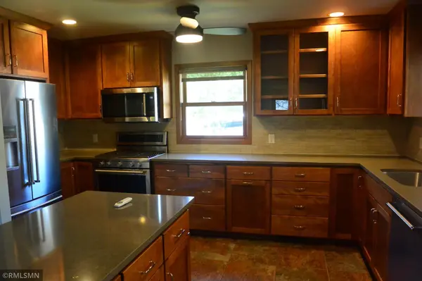 730 17th ST E, Glencoe, MN 55336