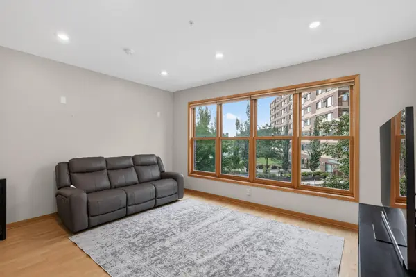 530 Grant ST E, Minneapolis, MN 55404