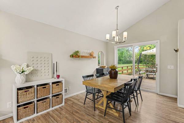 2405 Urbandale LN N, Plymouth, MN 55447