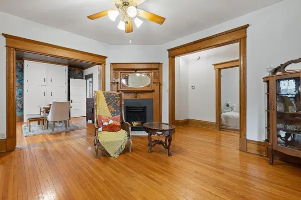 1122 Marshall AVE, Saint Paul, MN 55104