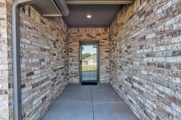 9714 Country Side LN, Guthrie, OK 73044
