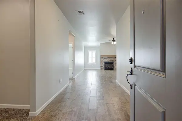 9714 Country Side LN, Guthrie, OK 73044