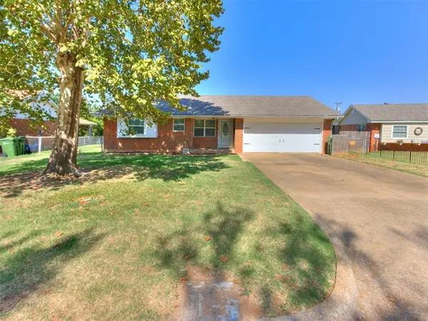 124 N Ranchwood BLVD, Yukon, OK 73099