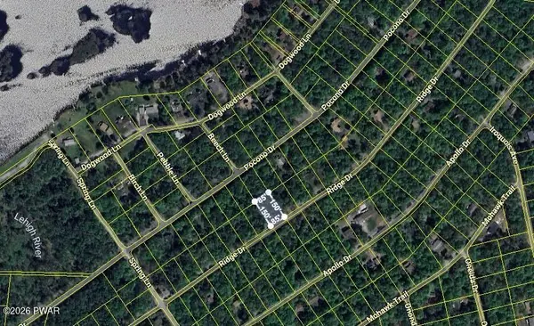 87 Ridge DR, Gouldsboro, PA 18424