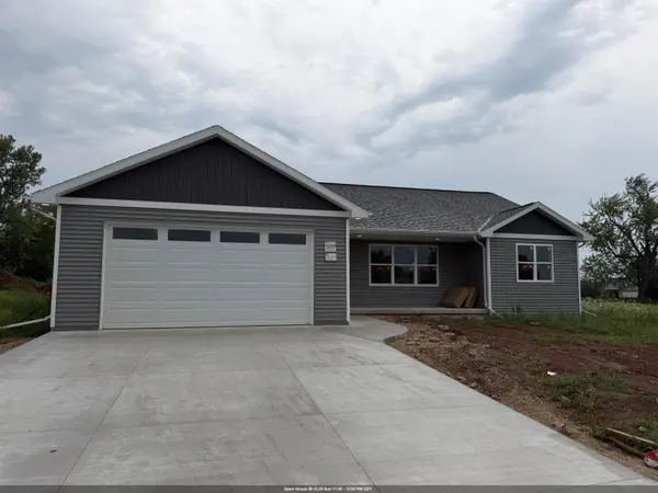 530 RIVERVIEW DR, Berlin, WI 54923