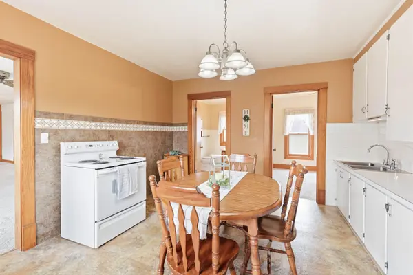 709 W NORTH WATER ST, New London, WI 54961