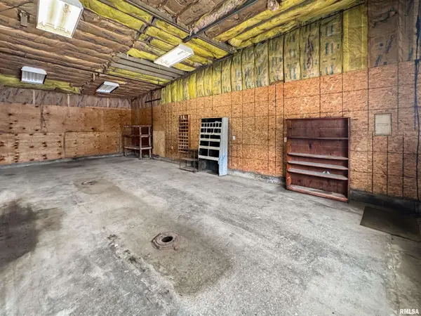 460 Macomb RD, Rushville, IL 62681
