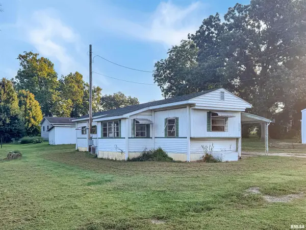 109 W 2ND ST, Versailles, IL 62378