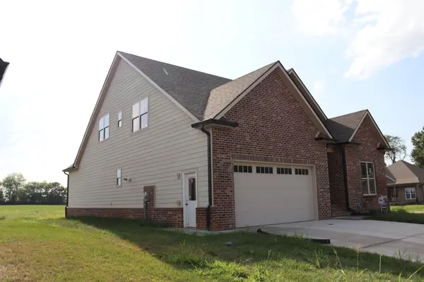 201 Harvest Moon Dr, Clarksville, TN 37043