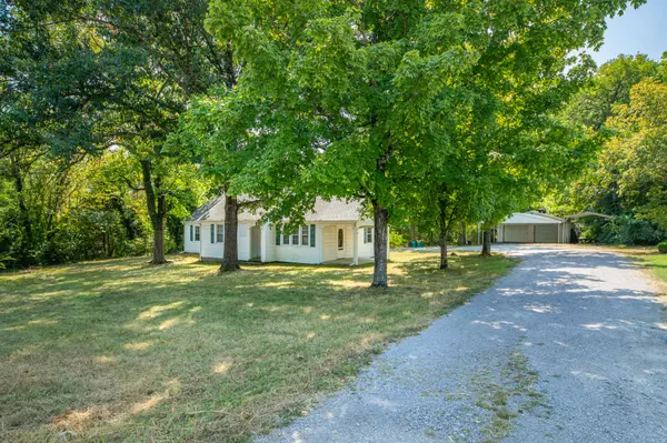 917 W Commerce St, Lewisburg, TN 37091