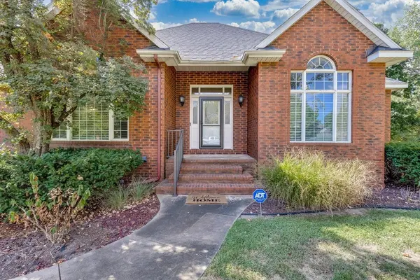 3905 Meadow Ridge Ln, Hutchinson, KS 67502