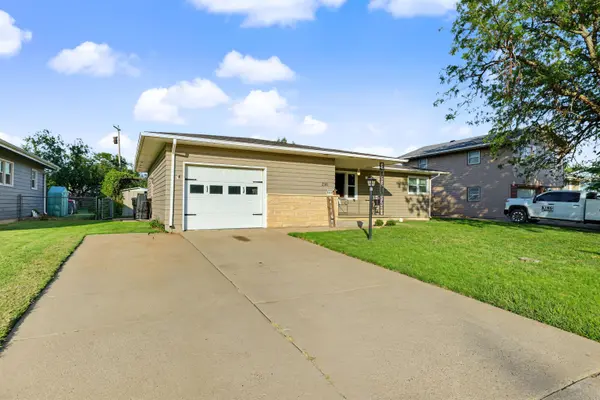 2181 Kensington Rd, Salina, KS 67401