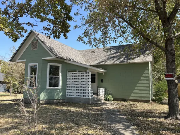 309 S Locust ST, Carterville, MO 64835