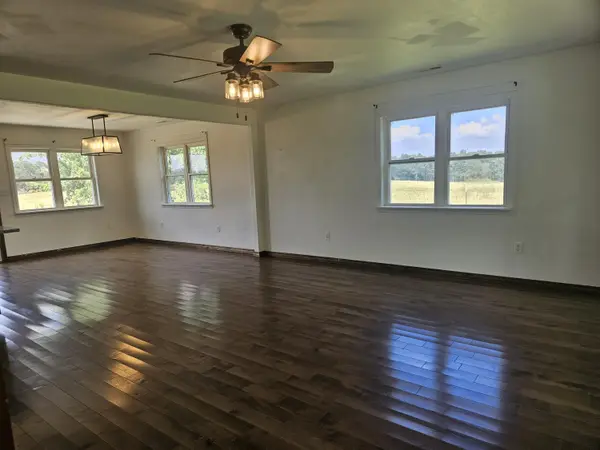 6305 State Route T, Birch Tree, MO 65438