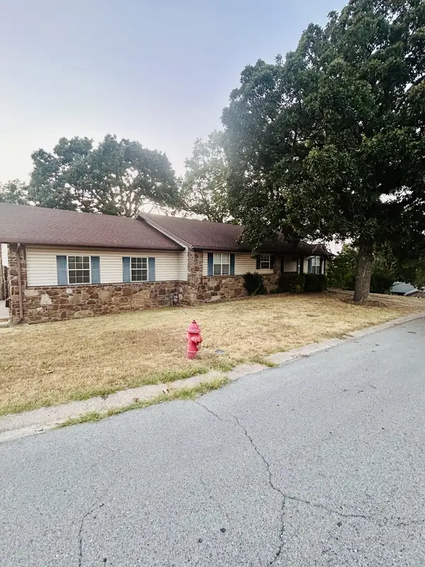 506 Sherry DR, Neosho, MO 64850