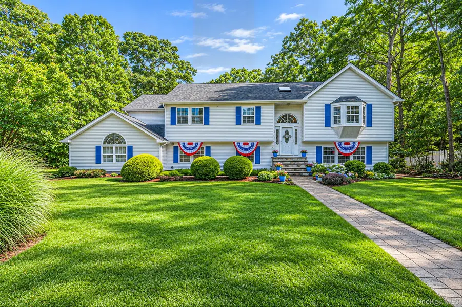 1 Chen CT, Middle Island, NY 11953