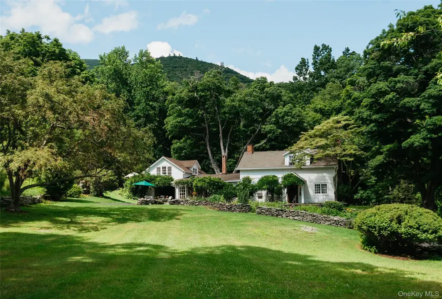 190 Lewis Hollow RD, Woodstock, NY 12498