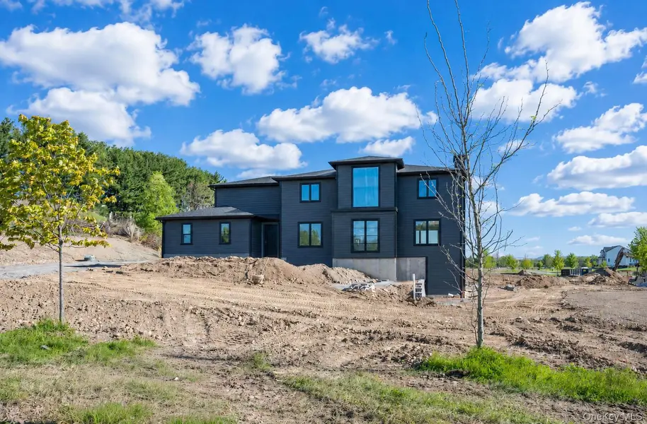 20 Nesheiwat DR, Lagrangeville, NY 12540