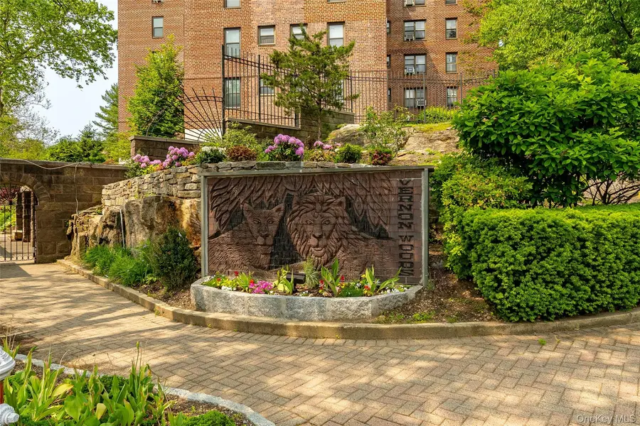 98 Pearsall DR #1A, Mount Vernon, NY 10552