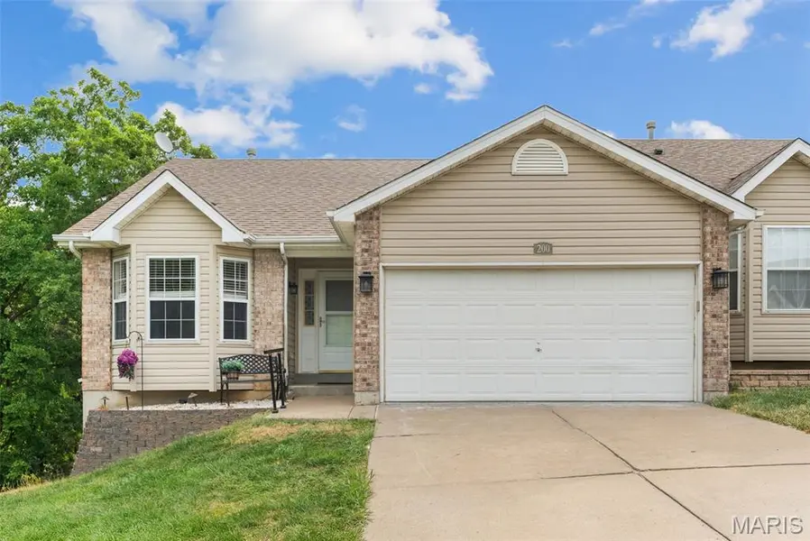 200 Meadowview DR, Warrenton, MO 63383