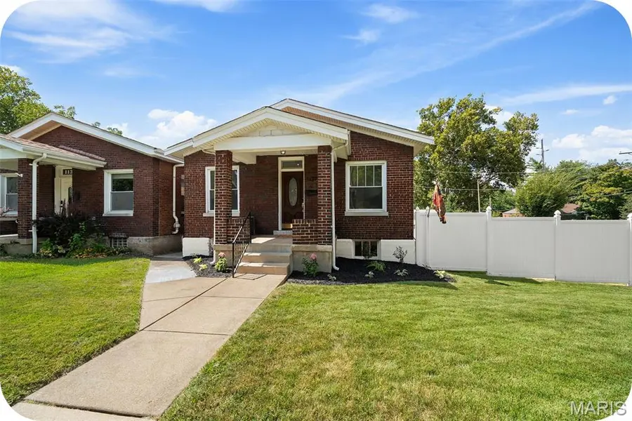 1137 Childress AVE, St Louis, MO 63139