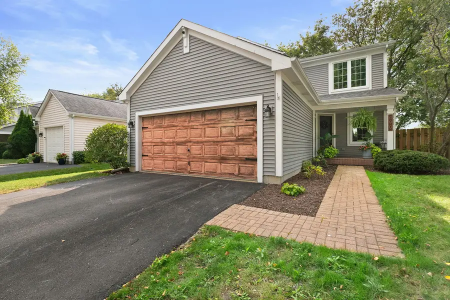 490 CAMBRIDGE DR, Grayslake, IL 60030