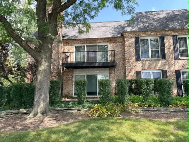 140 Carriage Way DR #C228, Burr Ridge, IL 60527