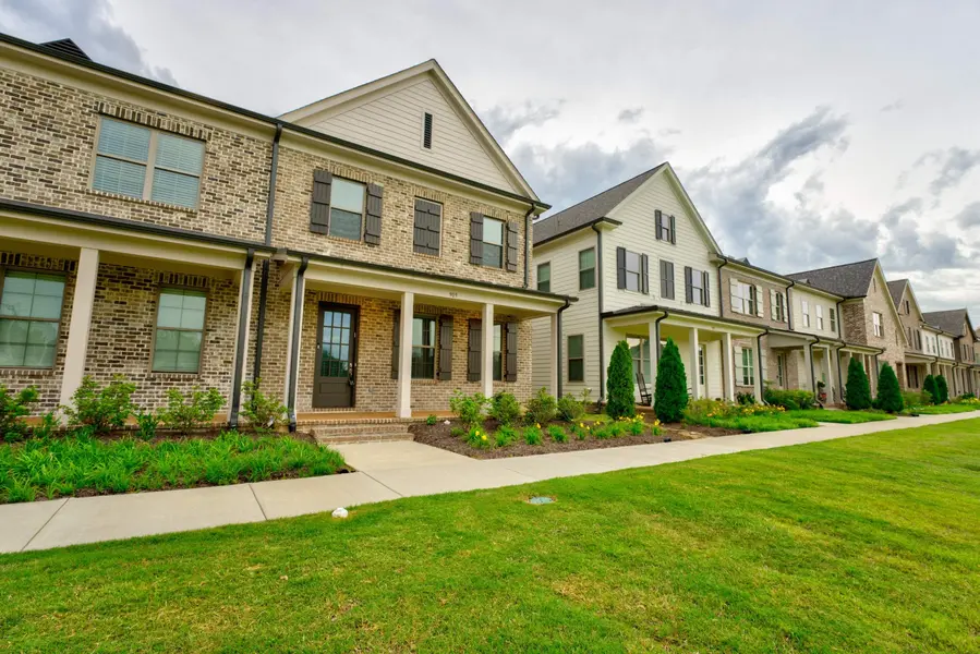 909 UFTON ALY, Collierville, TN 38017