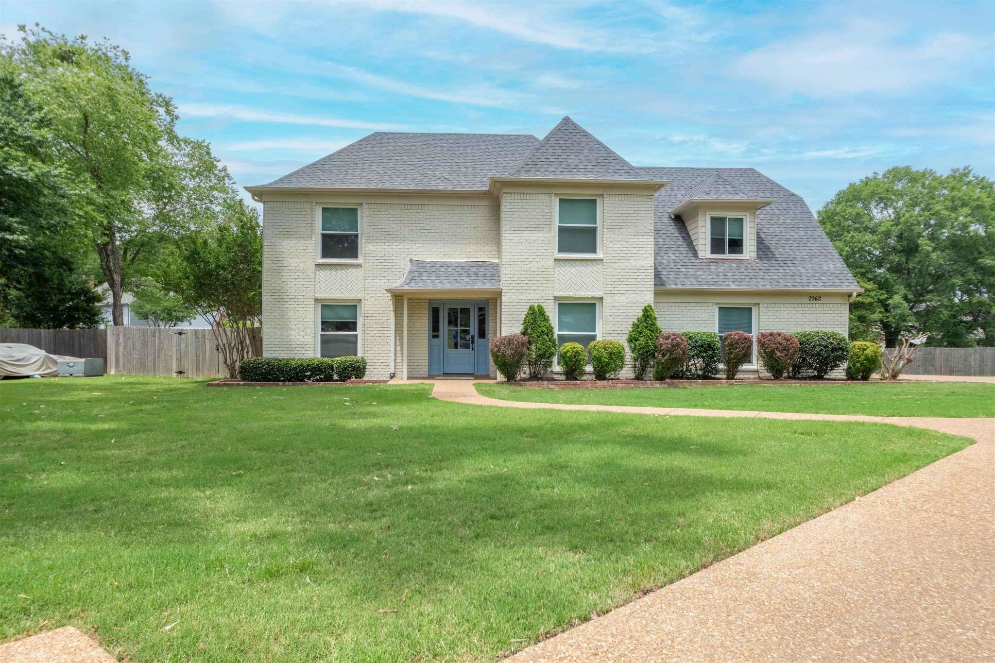 2063 DALKEITH DR, Germantown, TN 38139