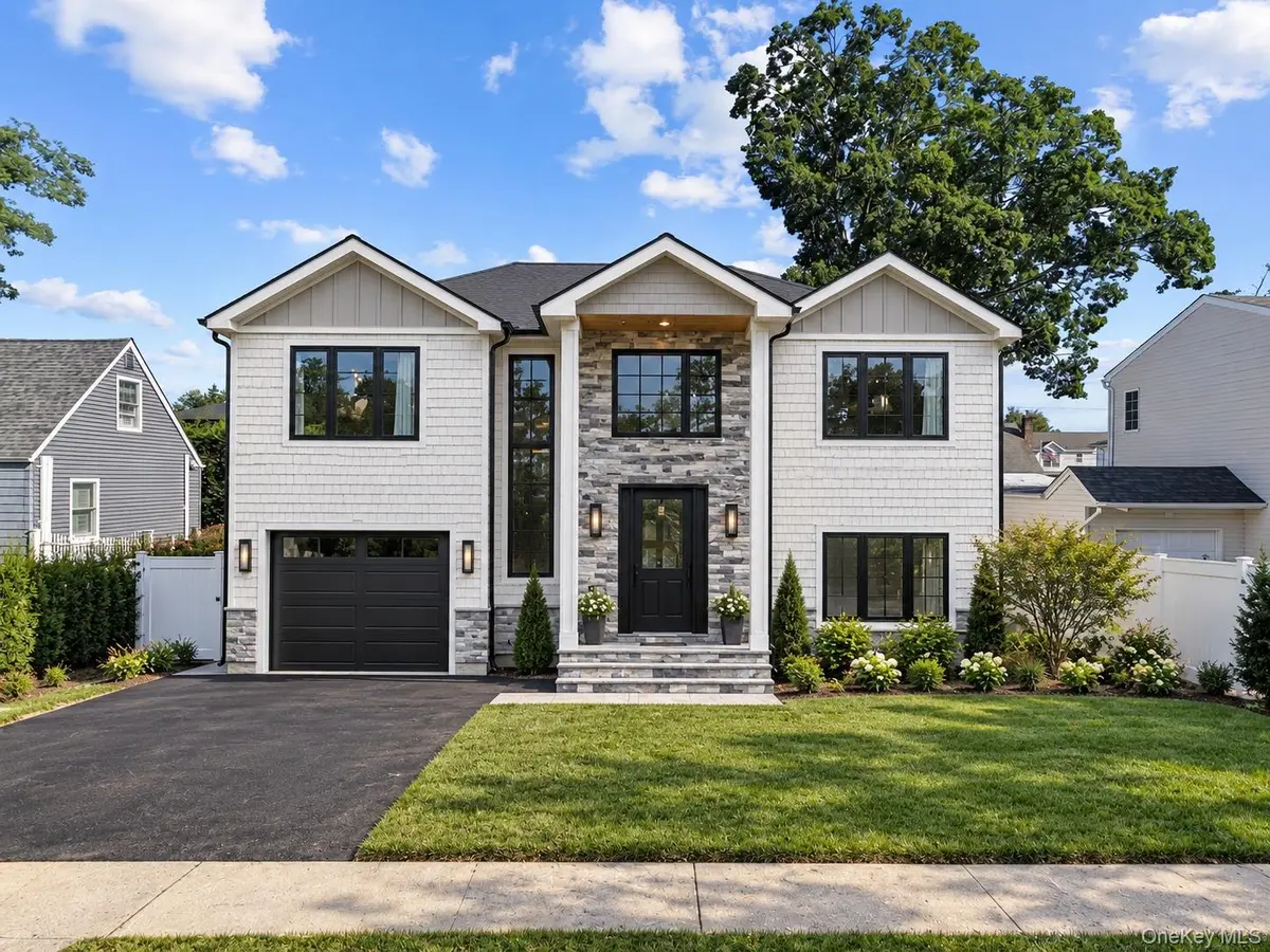 157 Rhode Island AVE, Massapequa, NY 11758