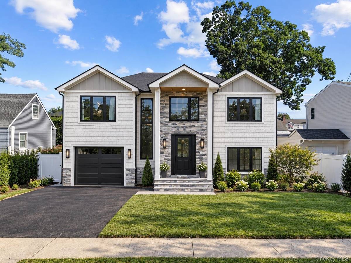 157 Rhode Island AVE, Massapequa, NY 11758