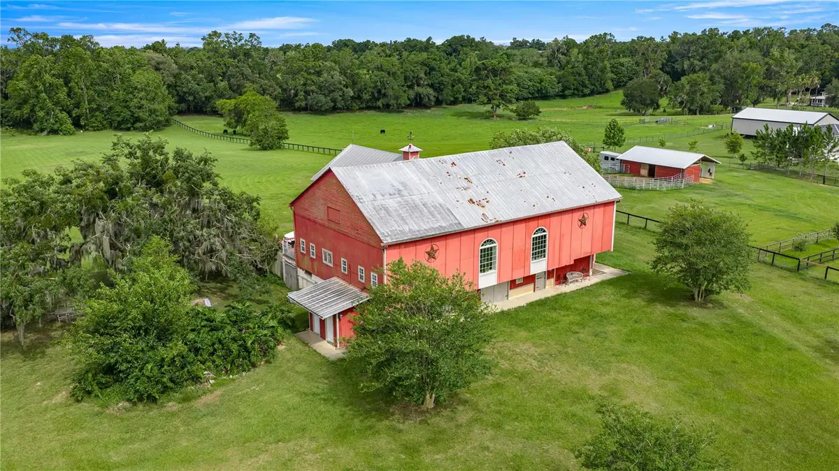 13939 N US HIGHWAY 441 #(RED BARN ), Citra, FL 32113