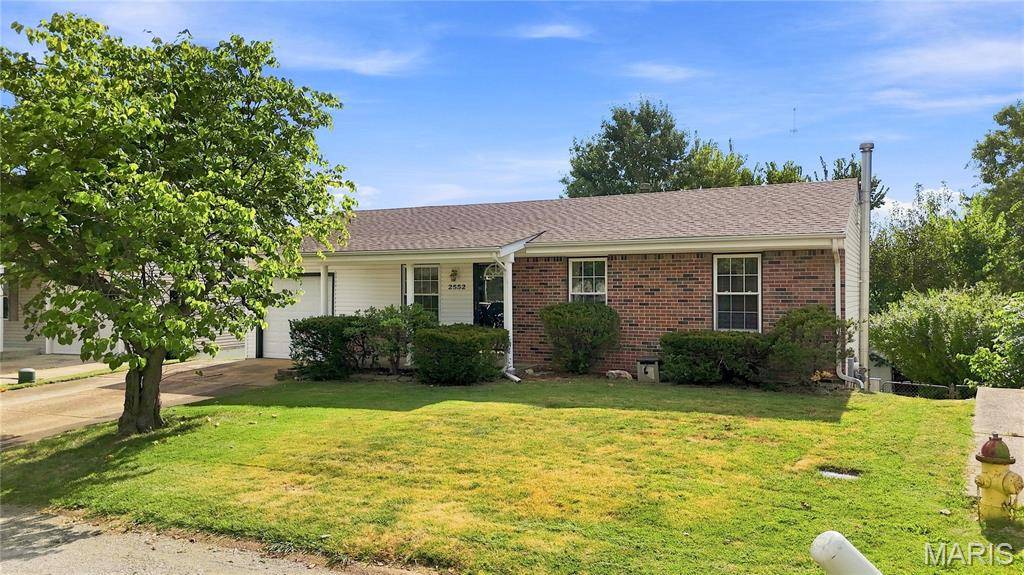 2552 Medford DR, High Ridge, MO 63049