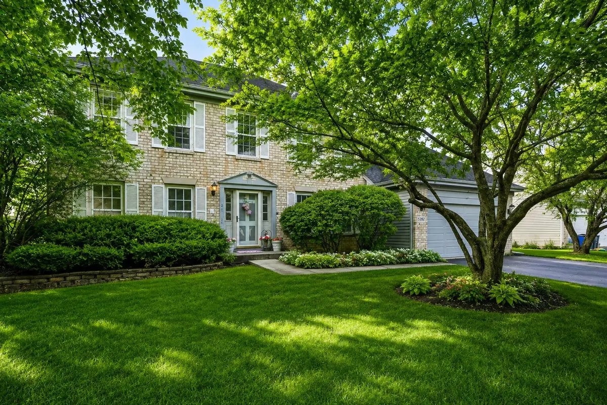 5282 Galloway DR, Hoffman Estates, IL 60192