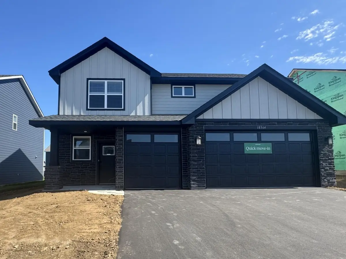 18364 Gladhurst LN, Lakeville, MN 55044