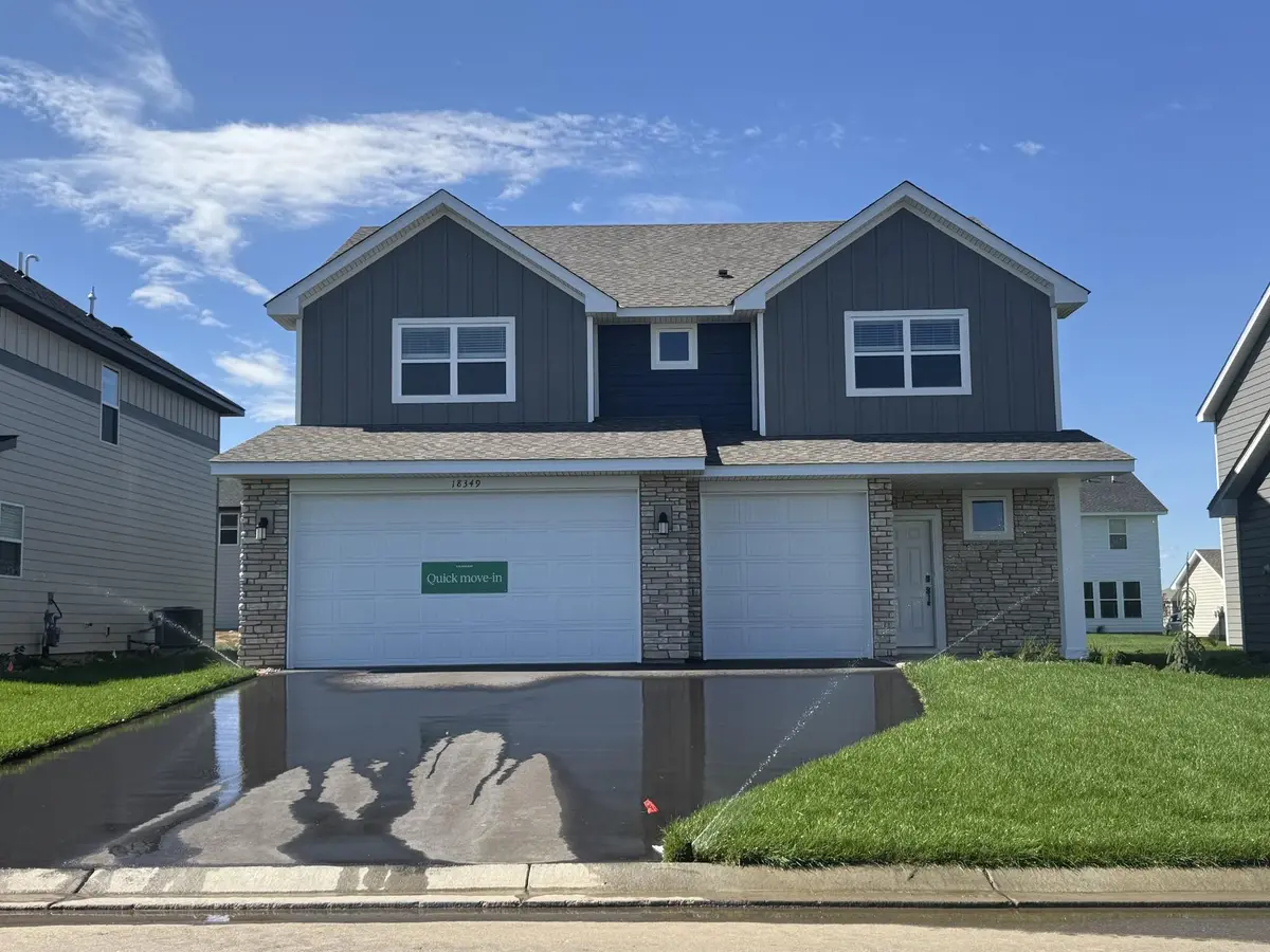 18349 Gladiator DR, Lakeville, MN 55044
