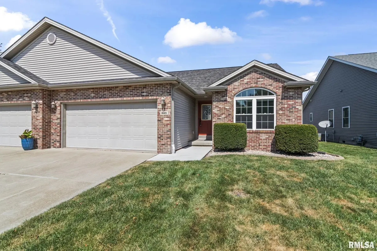 1621 MAGNOLIA DR, Chatham, IL 62629