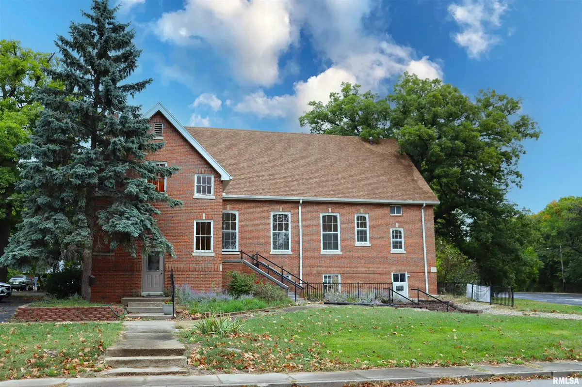 2901 N PROSPECT RD, Peoria, IL 61603